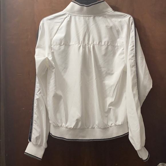 SALE 🔥Puma zip up cute jacket - Picture 2 of 12